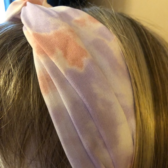 NEW!🛍Trendy Tie-dye and Pearl Headbands! - Picture 5 of 10